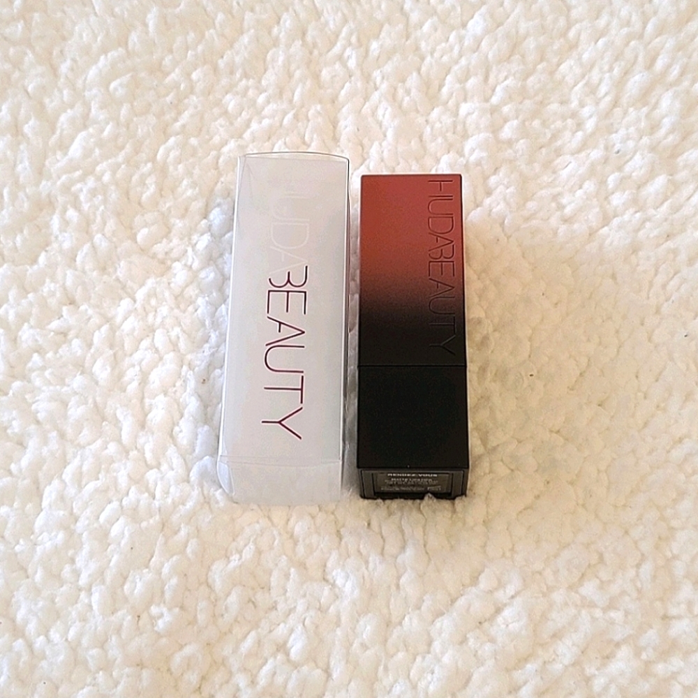 Huda Beauty Matte Lipstick